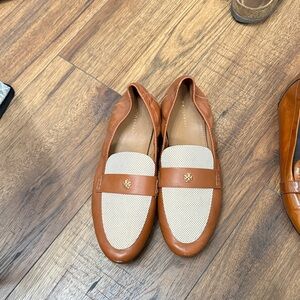 Tory Burch Tan and Cream Loafers